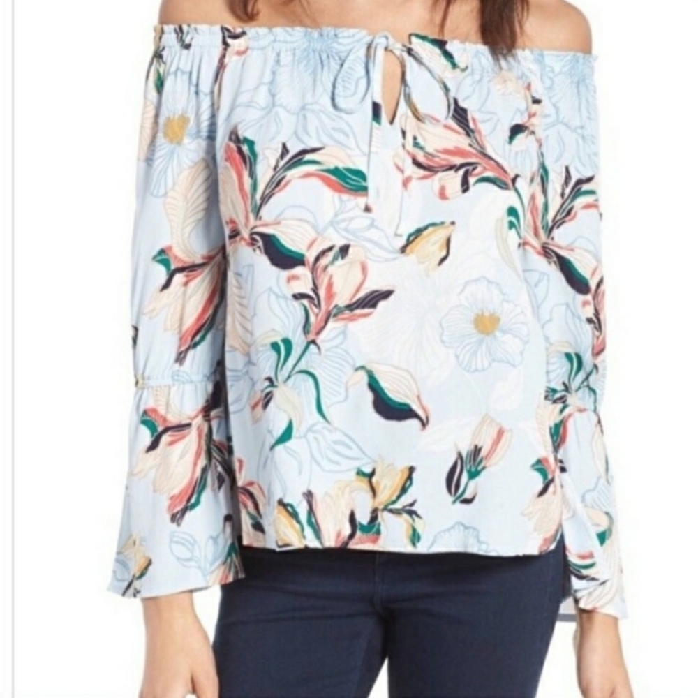 Cupcakes & Cashmere off shoulder blouse blue M